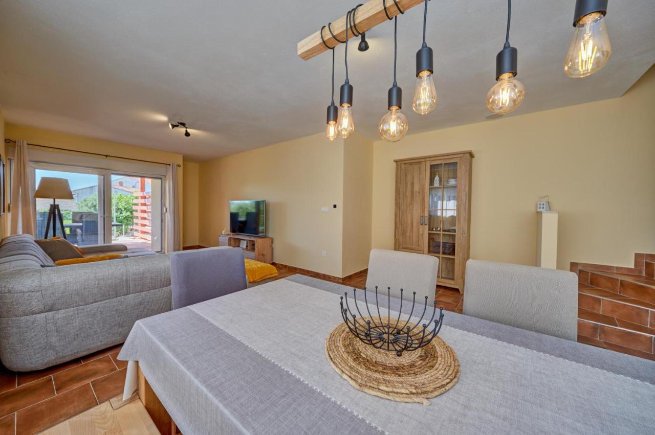 Anovi Holiday Homes By Litto Trogir Bagian luar foto