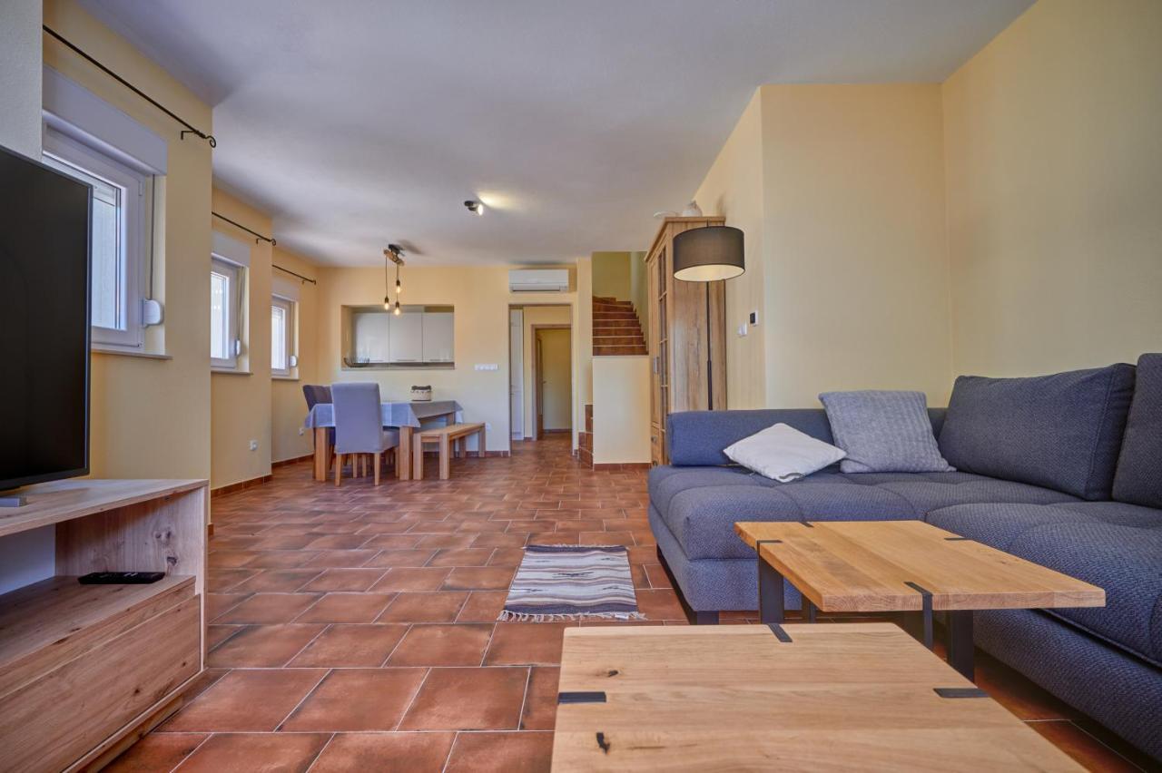 Anovi Holiday Homes By Litto Trogir Bagian luar foto