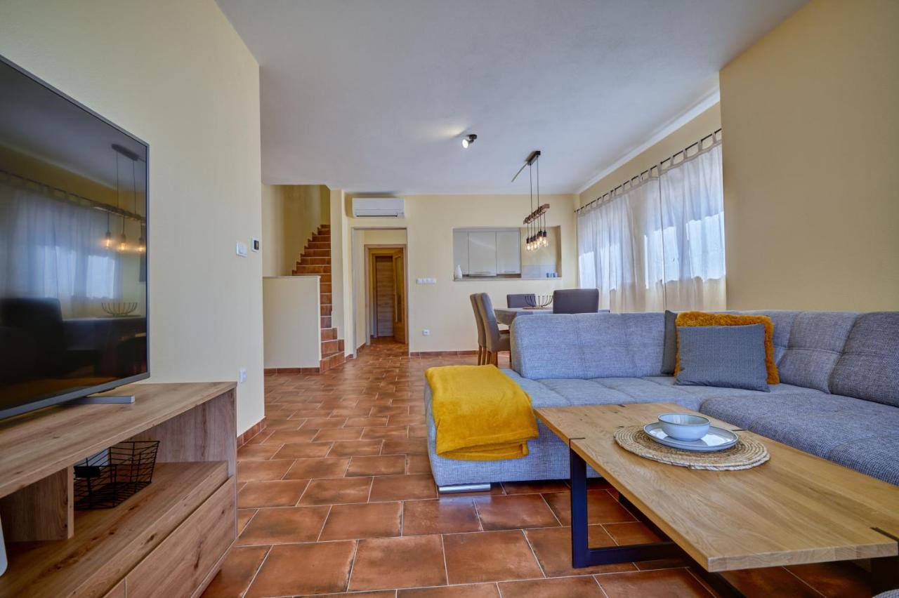 Anovi Holiday Homes By Litto Trogir Bagian luar foto